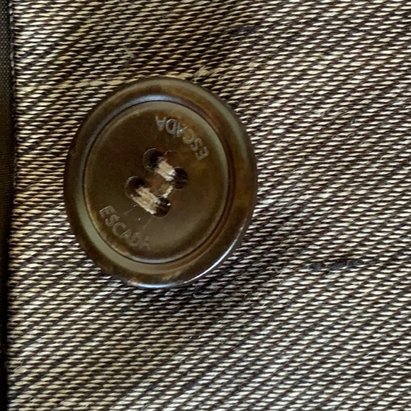 Escada elegant jacket and skirt set - Picture 13 of 13